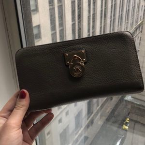 Brown leather Michael Korda Waller